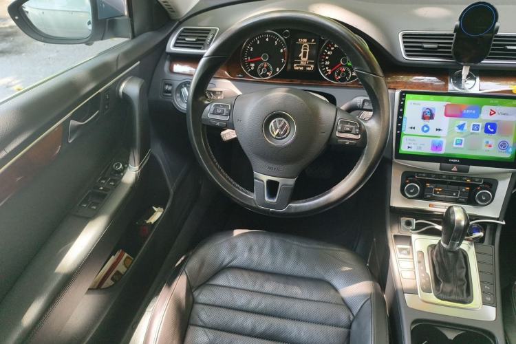 Used Volkswagen Magotan 2012 Travel Edition 2.0 TSI Comfort Version Steering Wheel