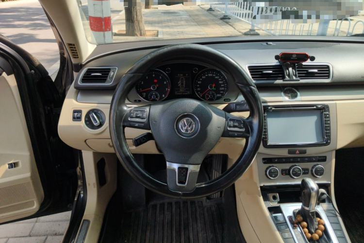 Used Volkswagen Magotan 2012 Revised 1.8TSI Luxury Version Steering Wheel