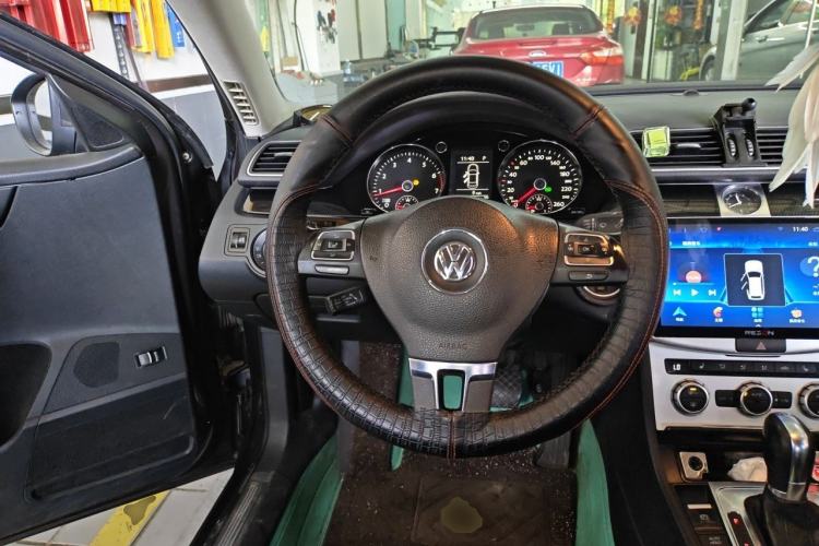 Used Volkswagen Magotan 2012 1.8TSI Luxury Model Steering Wheel