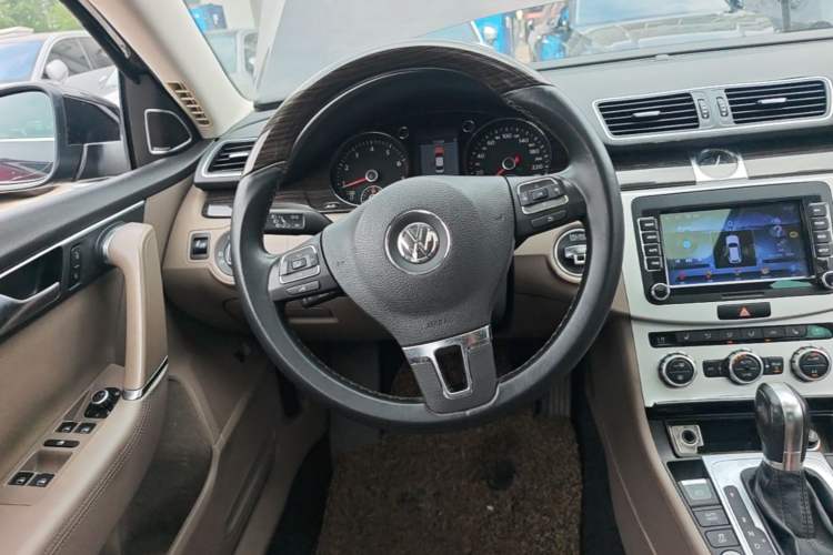 Used Volkswagen Magotan 2012 2.0 TSI Prestige Edition Steering Wheel