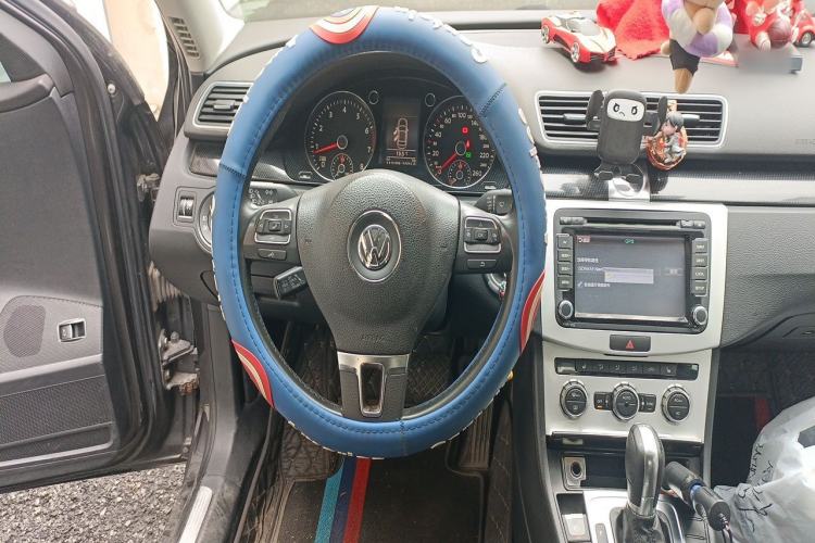 Used Volkswagen Magotan 2012 Revised 1.8TSI Luxury Version Steering Wheel