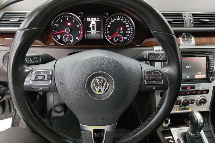 Used Volkswagen Magotan 2012 Travel Edition 2.0 TSI Comfort Version Steering Wheel