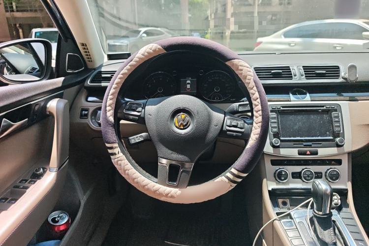 Used Volkswagen Magotan 2012 Revised Version 2.0 TSI Supreme Edition Steering Wheel