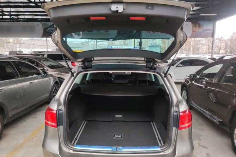 Used Volkswagen Magotan 2012 Travel Edition 2.0 TSI Comfort Version Trunk