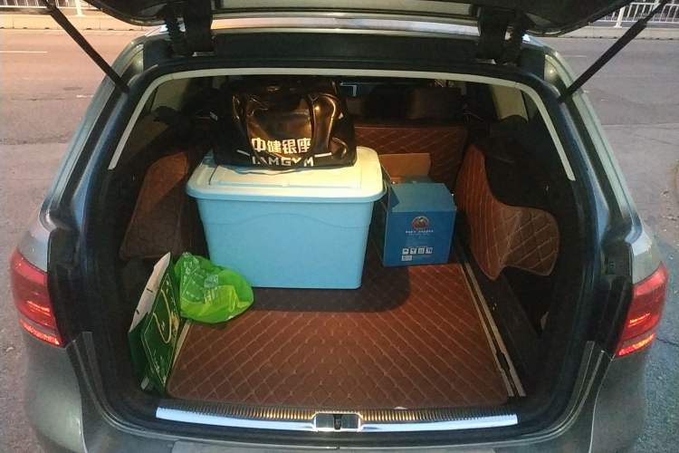 Used Volkswagen Magotan 2012 Travel Edition 2.0 TSI Comfort Version Trunk