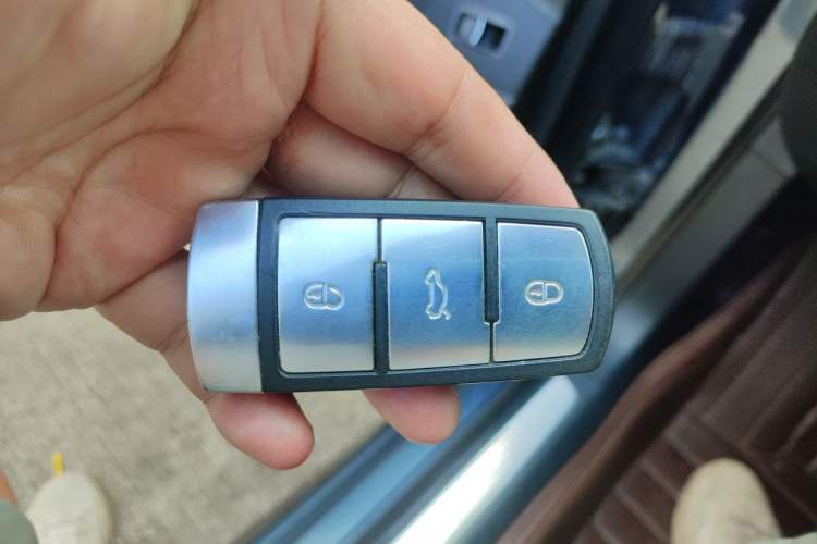 Used Volkswagen Magotan 2012 1.8TSI Luxury Model Vehicle Key