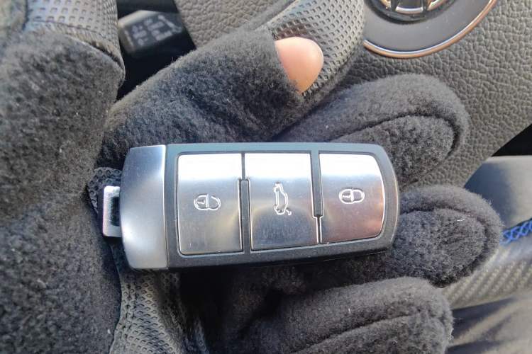 Used Volkswagen Magotan 2012 Revised 1.8TSI Comfort Version Vehicle Key