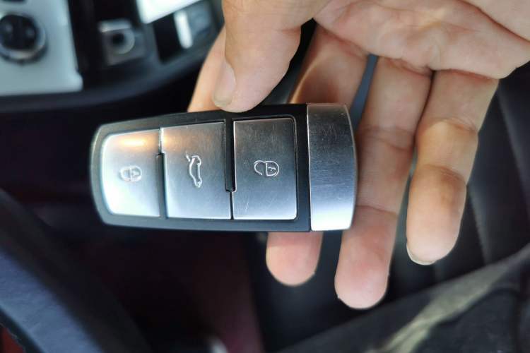 Used Volkswagen Magotan 2012 Revised 1.8TSI Luxury Version Vehicle Key
