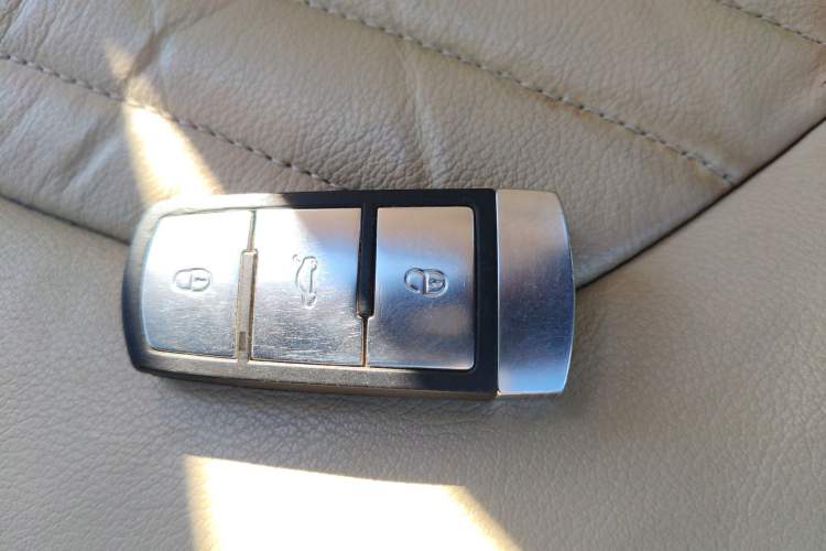 Used Volkswagen Magotan 2012 Revised Version 1.8TSI Leading Edition Vehicle Key