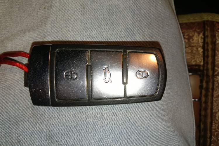 Used Volkswagen Magotan 2012 Revised Version 1.8TSI Leading Edition Vehicle Key