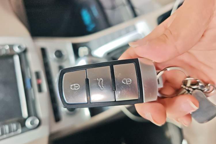 Used Volkswagen Magotan 2012 Revised Version 2.0 TSI Supreme Edition Vehicle Key