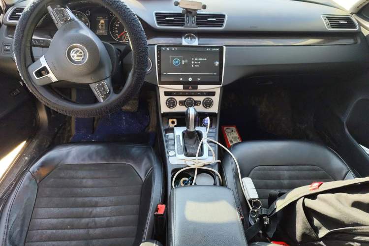 Used Volkswagen Magotan 2012 2.0 TSI Prestige Edition Center Console