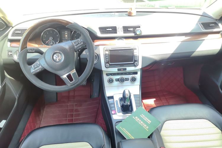 Used Volkswagen Magotan 2012 3.0 FSI Flagship Edition Center Console