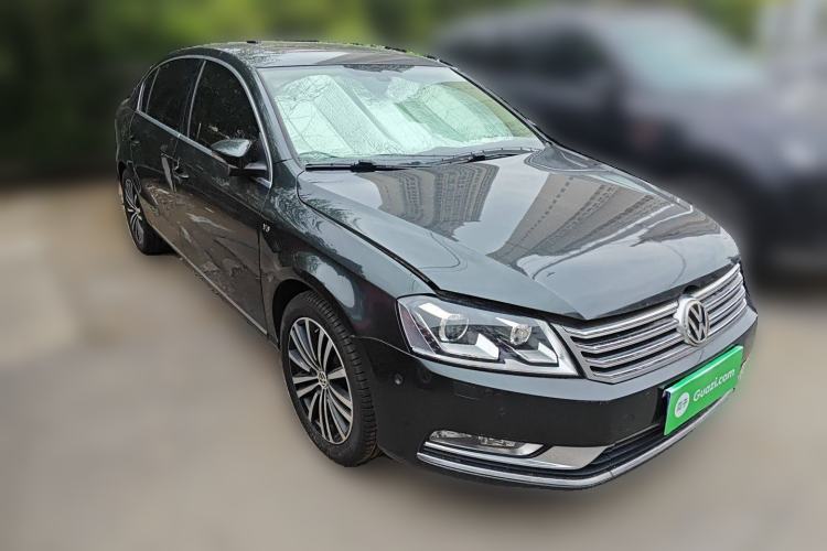 Used Volkswagen Magotan 2012 3.0 FSI Flagship Edition Front Right 45 Deg