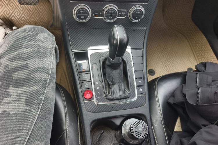 Used Volkswagen Magotan 2012 3.0 FSI Flagship Edition Gear Lever