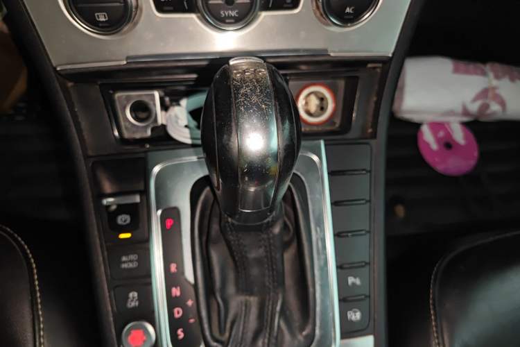 Used Volkswagen Magotan 2012 3.0 FSI Flagship Edition Gear Lever