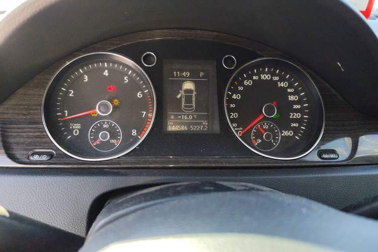 Used Volkswagen Magotan 2012 2.0 TSI Prestige Edition Instrument Cluster
