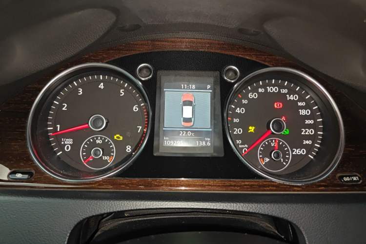 Used Volkswagen Magotan 2012 3.0 FSI Flagship Edition Instrument Cluster