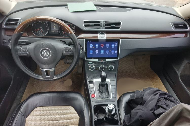 Used Volkswagen Magotan 2012 3.0 FSI Flagship Edition Interior 2