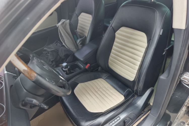 Used Volkswagen Magotan 2012 3.0 FSI Flagship Edition Left Front Seat