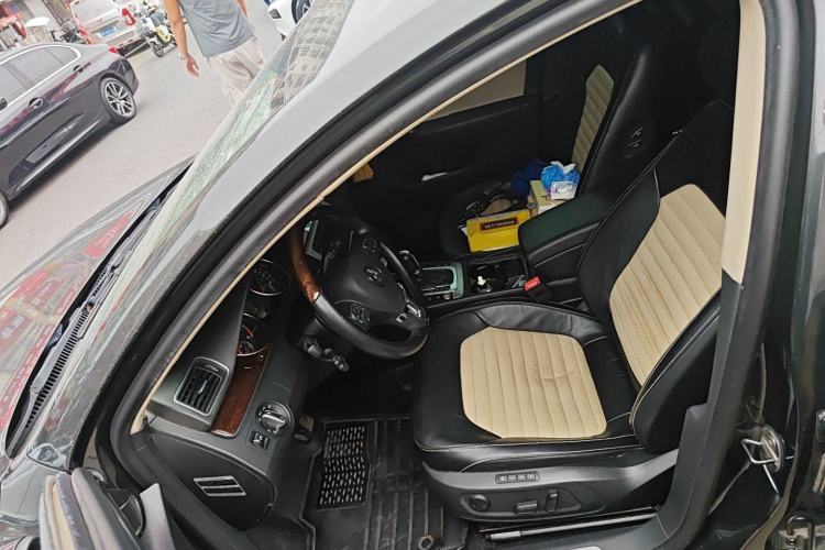 Used Volkswagen Magotan 2012 3.0 FSI Flagship Edition Left Front Seat