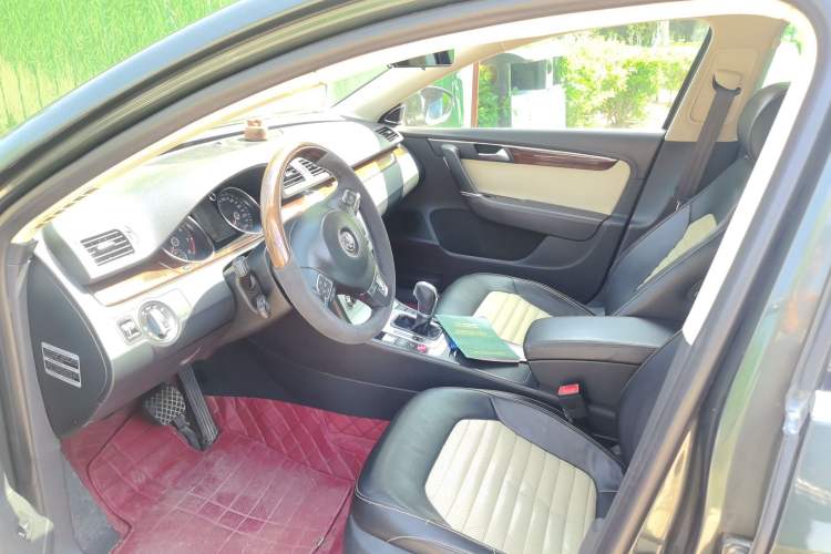 Used Volkswagen Magotan 2012 3.0 FSI Flagship Edition Left Front Seat
