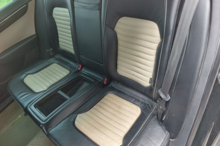 Used Volkswagen Magotan 2012 3.0 FSI Flagship Edition Left Rear Seat
