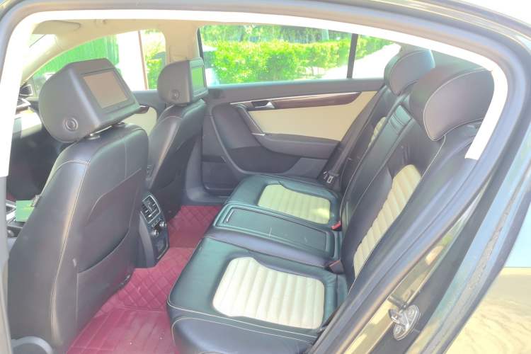 Used Volkswagen Magotan 2012 3.0 FSI Flagship Edition Left Rear Seat