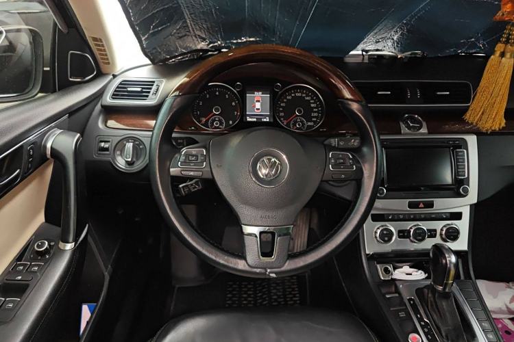 Used Volkswagen Magotan 2012 3.0 FSI Flagship Edition Steering Wheel
