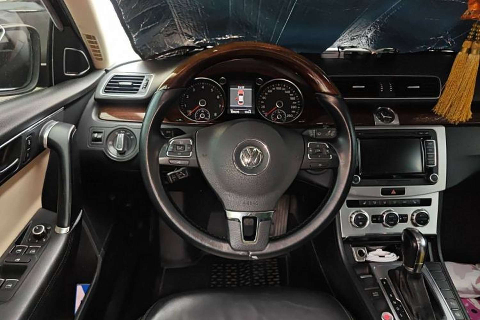 Used Volkswagen Magotan 2012 3.0 FSI Flagship Edition Steering Wheel