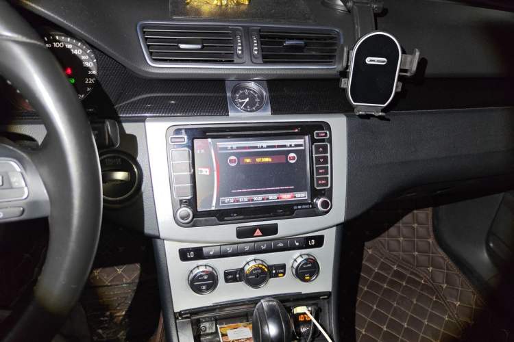 Used Volkswagen Magotan 2012 Revised 1.8TSI Luxury Version Audio And AC Panel