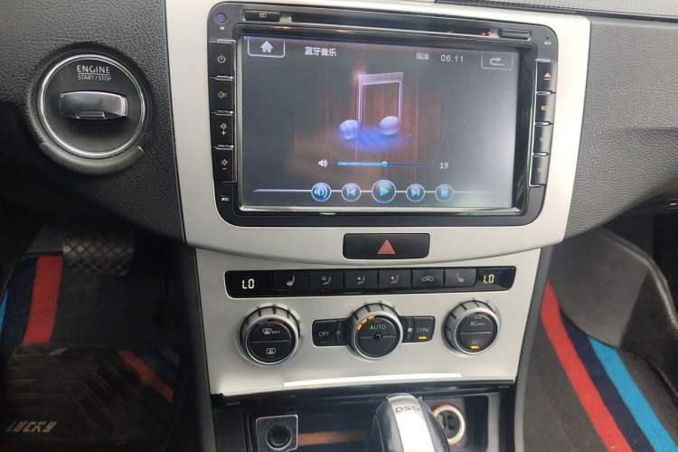 Used Volkswagen Magotan 2012 1.8TSI Luxury Model Audio And AC Panel