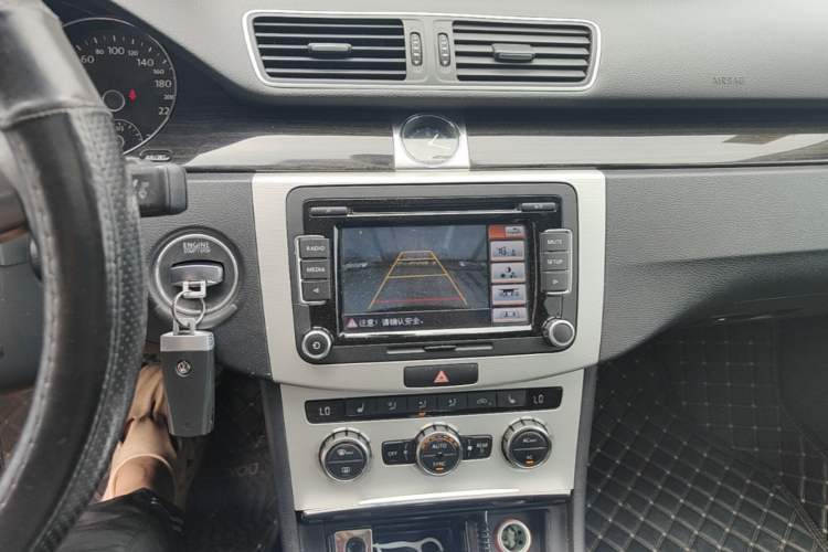 Used Volkswagen Magotan 2012 1.8TSI Prestige Model Audio And AC Panel