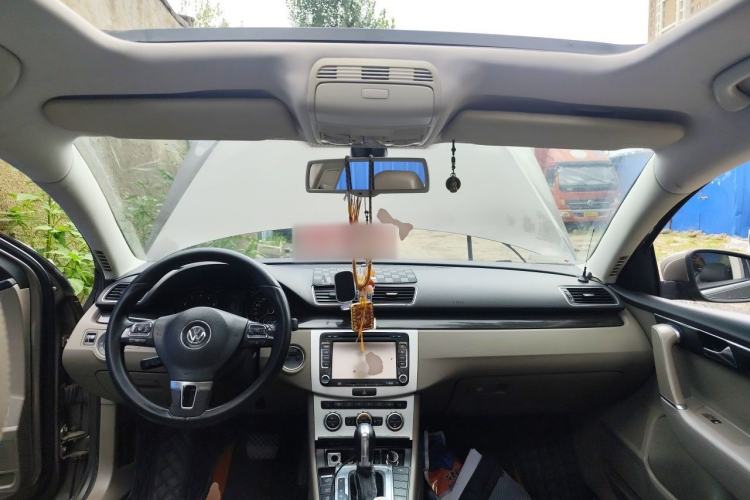Used Volkswagen Magotan 2012 Facelift 2.0 TSI Prestige Model Center Console