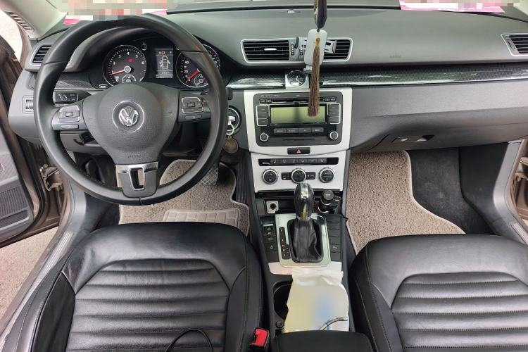 Used Volkswagen Magotan 2012 Revised 1.8TSI Luxury Version Center Console