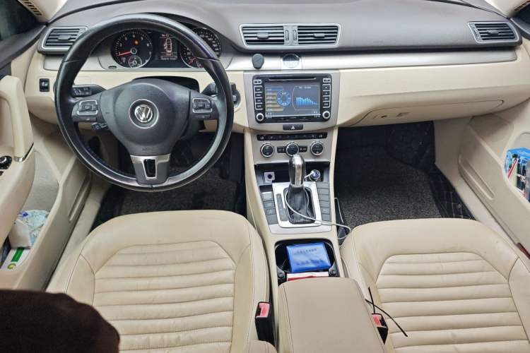 Used Volkswagen Magotan 2012 1.8TSI Luxury Model Center Console