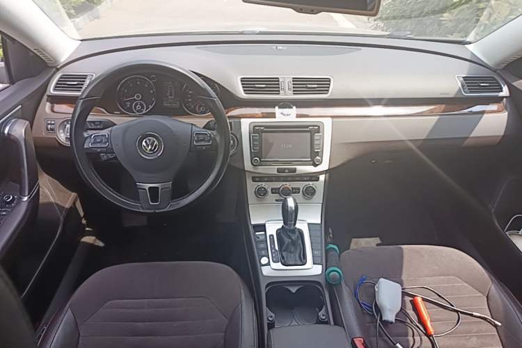 Used Volkswagen Magotan 2012 Travel Edition 2.0 TSI Comfort Version Center Console