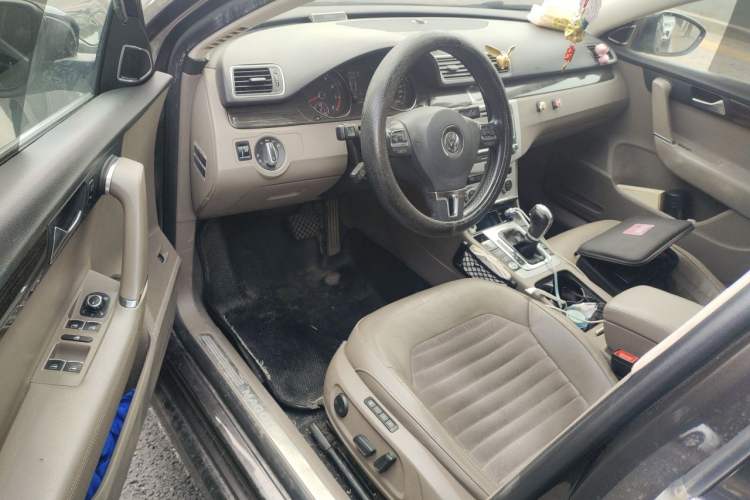 Used Volkswagen Magotan 2012 2.0 TSI Ultimate Edition Driver Seat