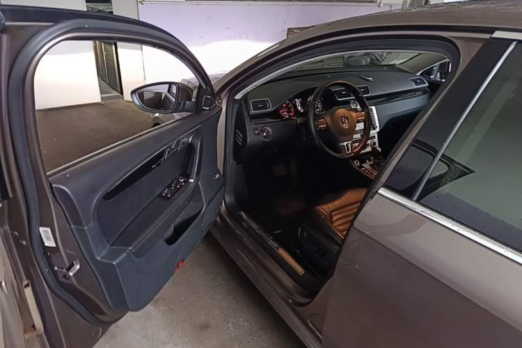 Used Volkswagen Magotan 2012 Revised 1.8TSI Luxury Version Driver Seat