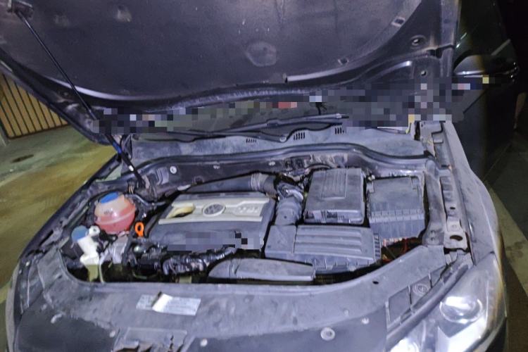 Used Volkswagen Magotan 2012 Facelift 2.0 TSI Prestige Model Engine Bay