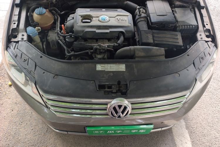 Used Volkswagen Magotan 2012 Revised 1.8TSI Luxury Version Engine Bay