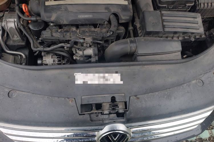 Used Volkswagen Magotan 2012 1.8TSI Luxury Model Engine Bay