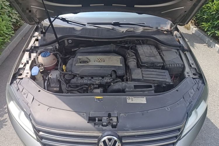 Used Volkswagen Magotan 2012 Travel Edition 2.0 TSI Comfort Version Engine Bay