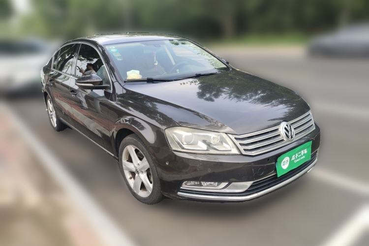 Used Volkswagen Magotan 2012 2.0 TSI Ultimate Edition Front Right 45 Deg