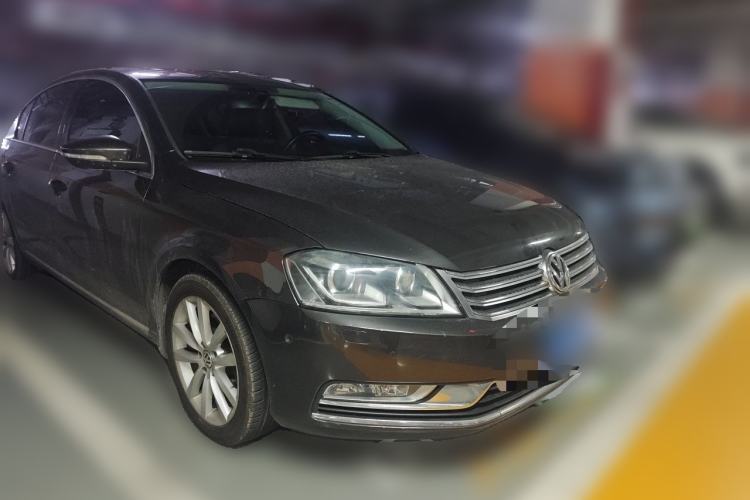 Used Volkswagen Magotan 2012 Facelift 1.8TSI Prestige Model Front Right 45 Deg