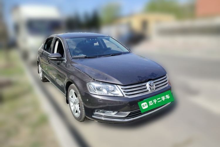 Used Volkswagen Magotan 2012 2.0 TSI Ultimate Edition Front Right 45 Deg