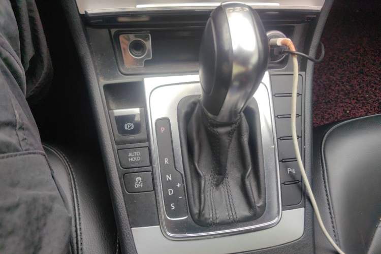 Used Volkswagen Magotan 2012 Revised 1.8TSI Luxury Version Gear Lever