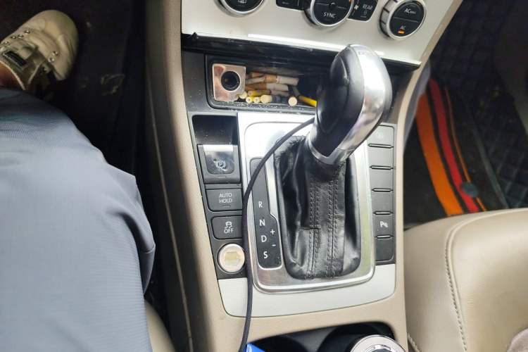 Used Volkswagen Magotan 2012 Facelift 2.0 TSI Prestige Model Gear Lever