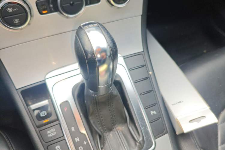Used Volkswagen Magotan 2012 Revised 1.8TSI Luxury Version Gear Lever