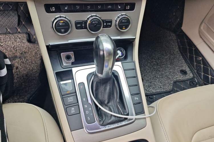 Used Volkswagen Magotan 2012 1.8TSI Luxury Model Gear Lever